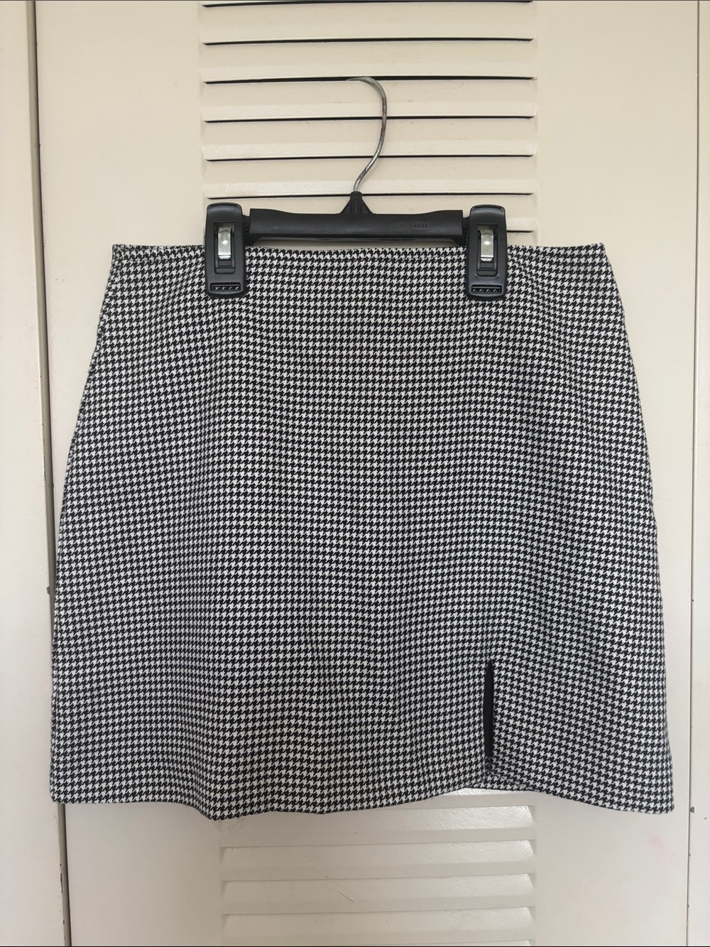 Forever 21 Black & White Houndstooth Mini Skirt